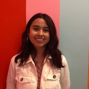 Meet your Posher, Yesenia